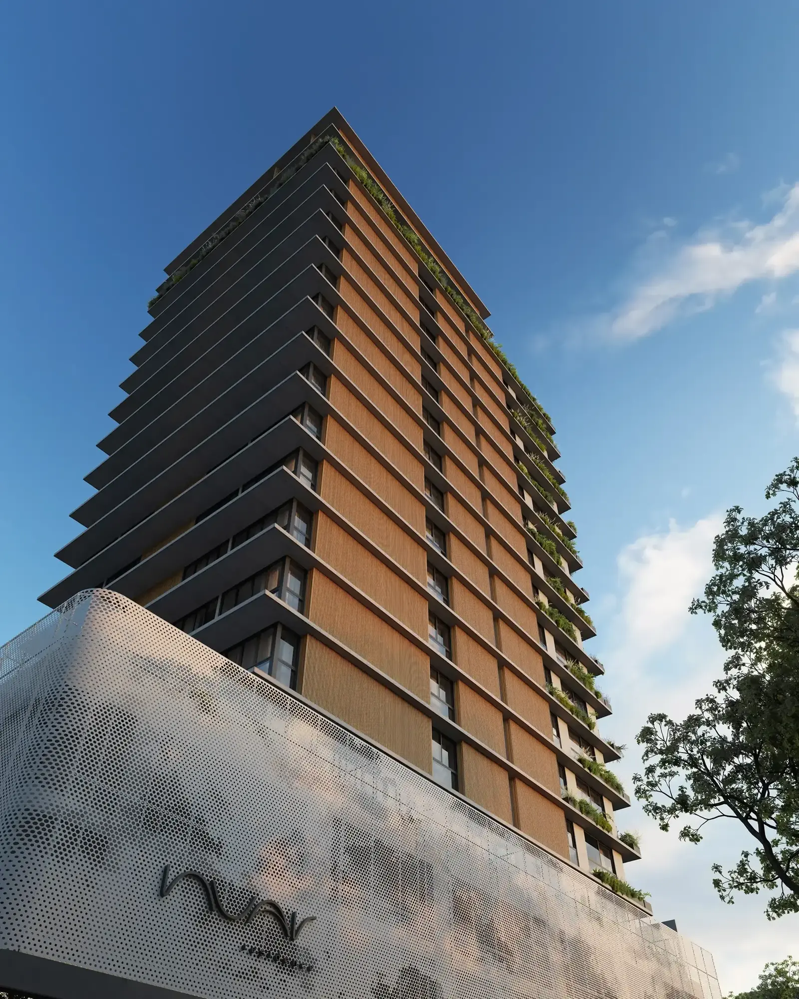 Vista em contra-plongée da torre do Nuar Residence, edifício residencial com fachada em ripas de madeira, jardins nas varandas e painel metálico perfurado com o logotipo na base